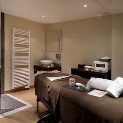 Sauna, tina de hidromasaje, baño de vapor y baño turco o hammam