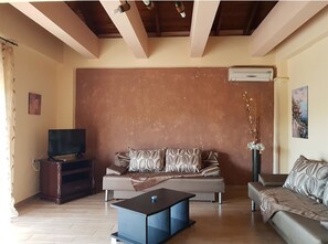 Superior-Apartment, 1 Schlafzimmer, Gartenblick (2 Adults + 2 Children) | 1 Schlafzimmer, schallisolierte Zimmer, kostenloses WLAN