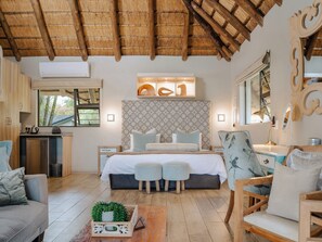 Family Room, Mountain View - La Roca Guest House (Mbombela)