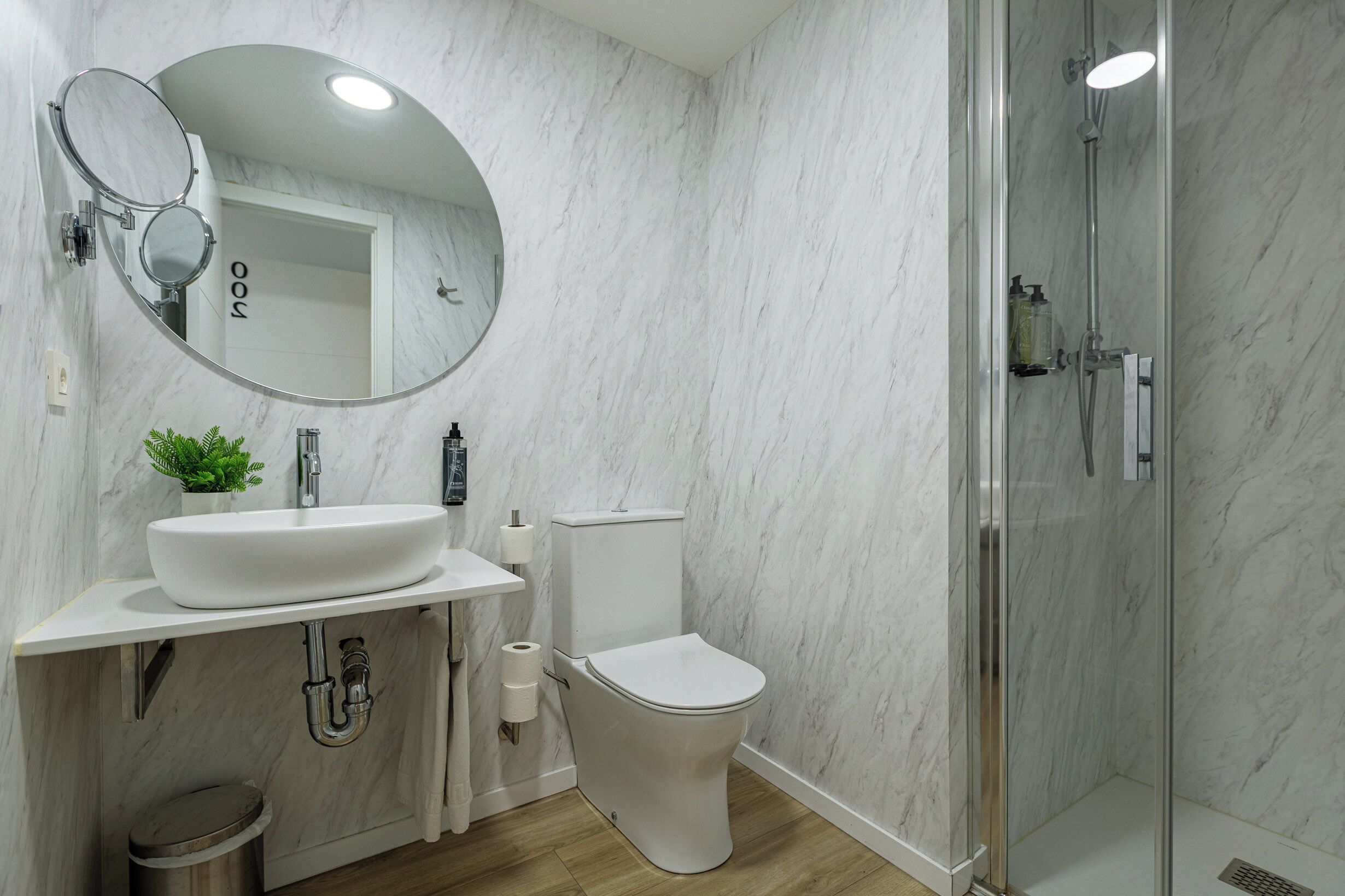 Double Room | Bathroom | Free toiletries, hair dryer, towels