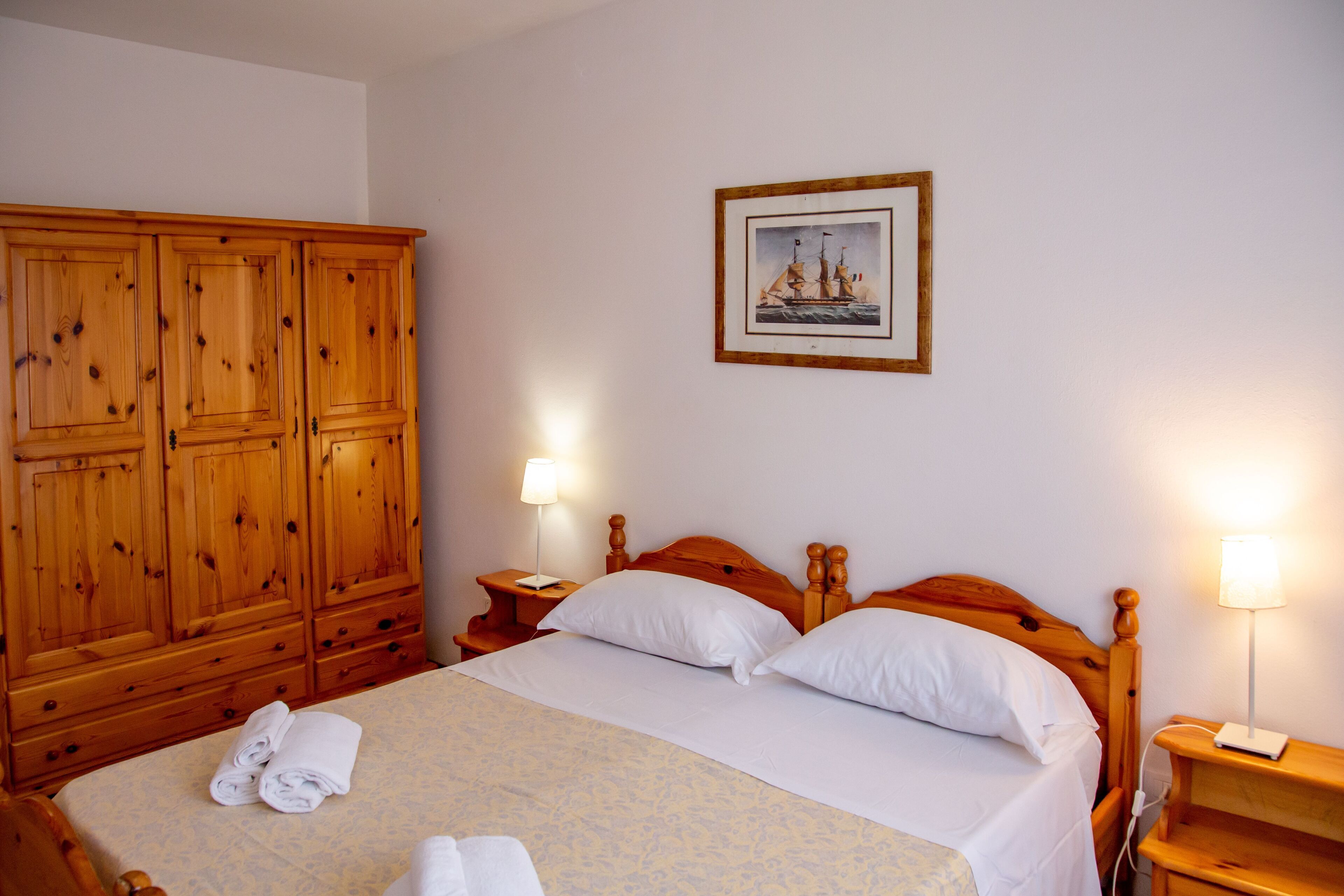 Cots/infant beds, free WiFi, bed sheets