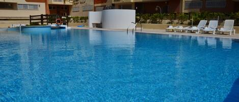 Outdoor pool, pool umbrellas