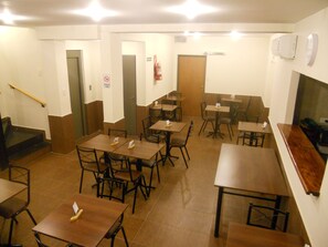 Breakfast area - Hotel Gran Vía Buenos Aires (Buenos Aires)