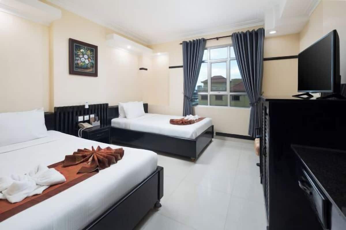 Premium bedding, pillowtop beds, minibar, in-room safe
