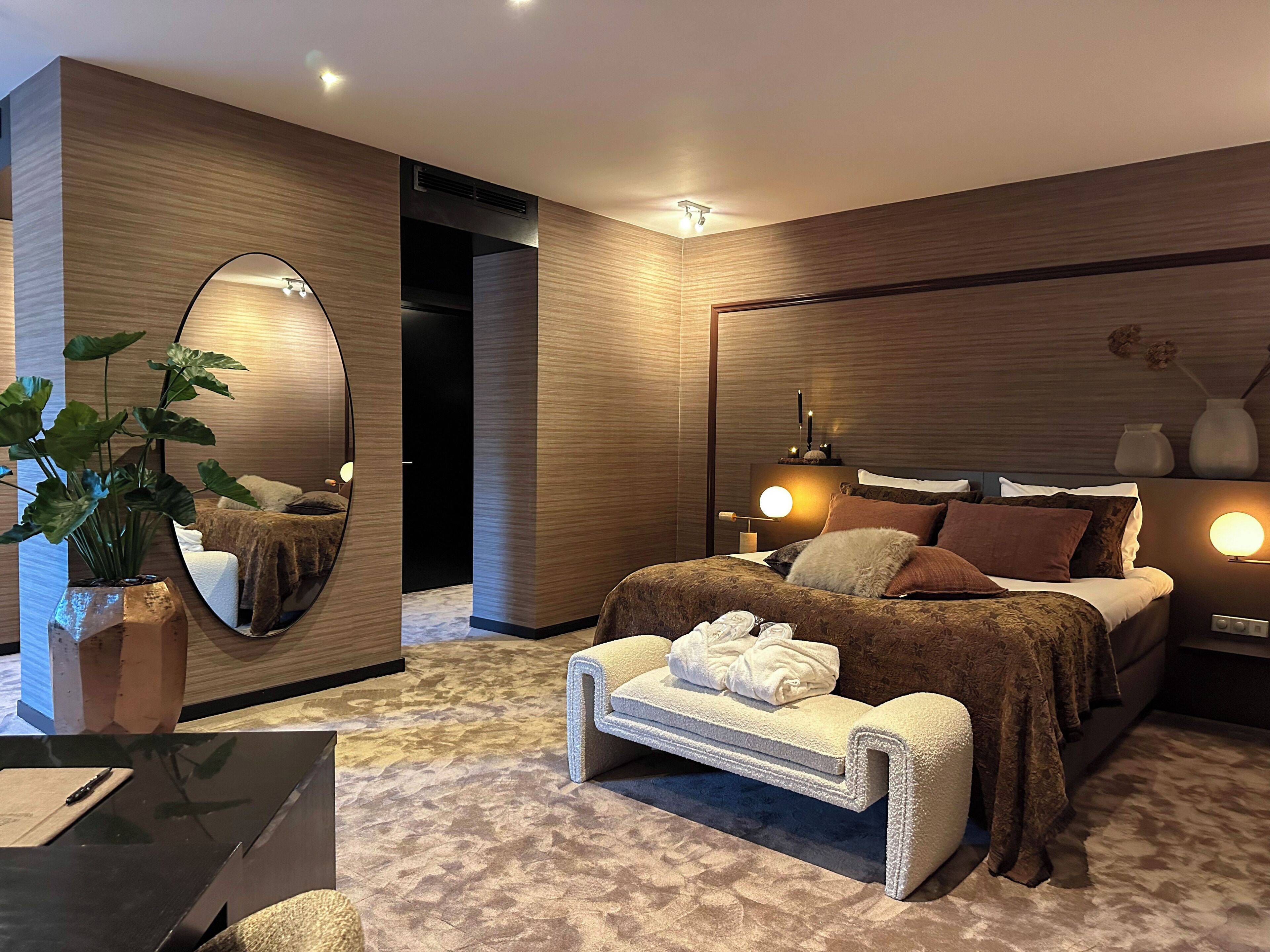 奢華套房 | 客房內保險箱、書桌、遮光布/窗簾、隔音