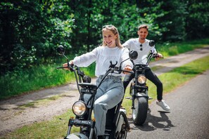 Scooter/moped - Van der Valk Hotel Harderwijk op de Veluwe (Harderwijk)