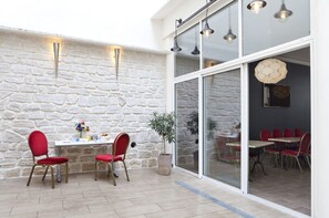 Fountain - Sofia (Paris)