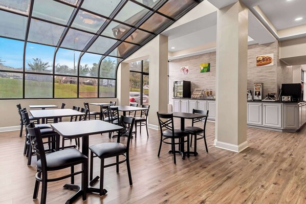 Petit déjeuner à emporter compris tous les jours