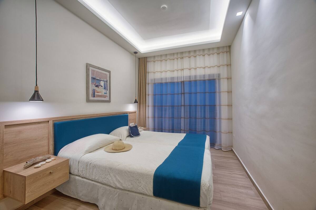 premium bedding, individually furnished, desk, blackout curtains