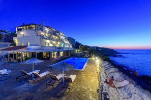 Exterior - Cavos Bay Hotel and Studios (Ikaria)