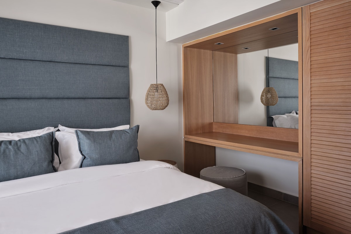 Executive Suite Private Pool Garden View | Residences Area | Cofres nos quartos, escrivaninha, Wi-Fi de cortesia, roupa de cama