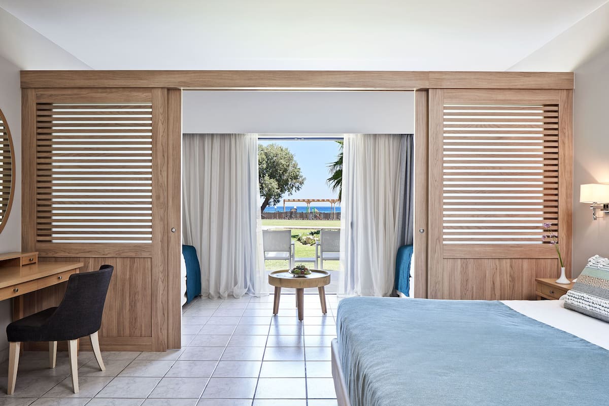 Junior Suite Sea View | Resort Area | 1 chambre, coffres-forts dans les chambres, bureau, Wi-Fi gratuit