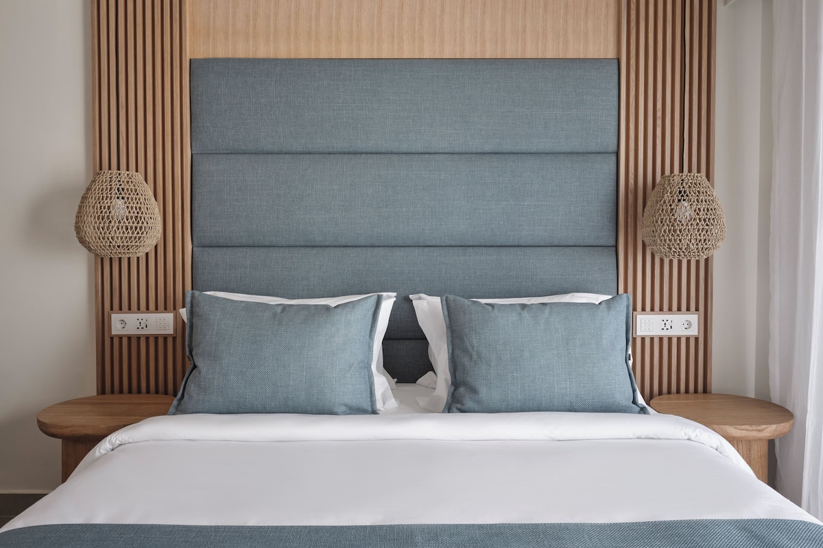 Maisonette Suite Private Pool | Residences Area | 1 chambre, coffres-forts dans les chambres, bureau, Wi-Fi gratuit