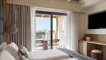 Premium Double Room Garden View | Resort or Residences Area | 客房內保險箱、書桌、免費無線上網、床單