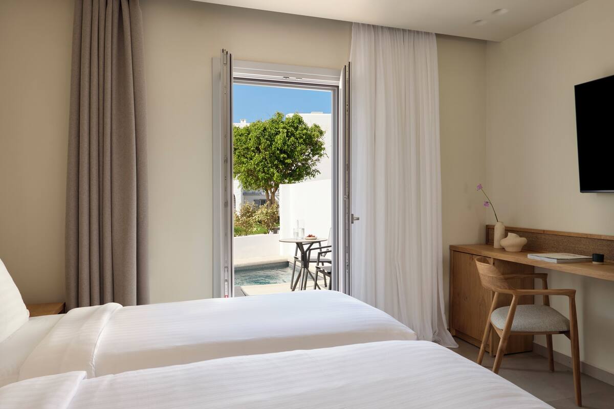 Executive Room with Private pool | Premium bedding, pillowtop beds, in-room safe