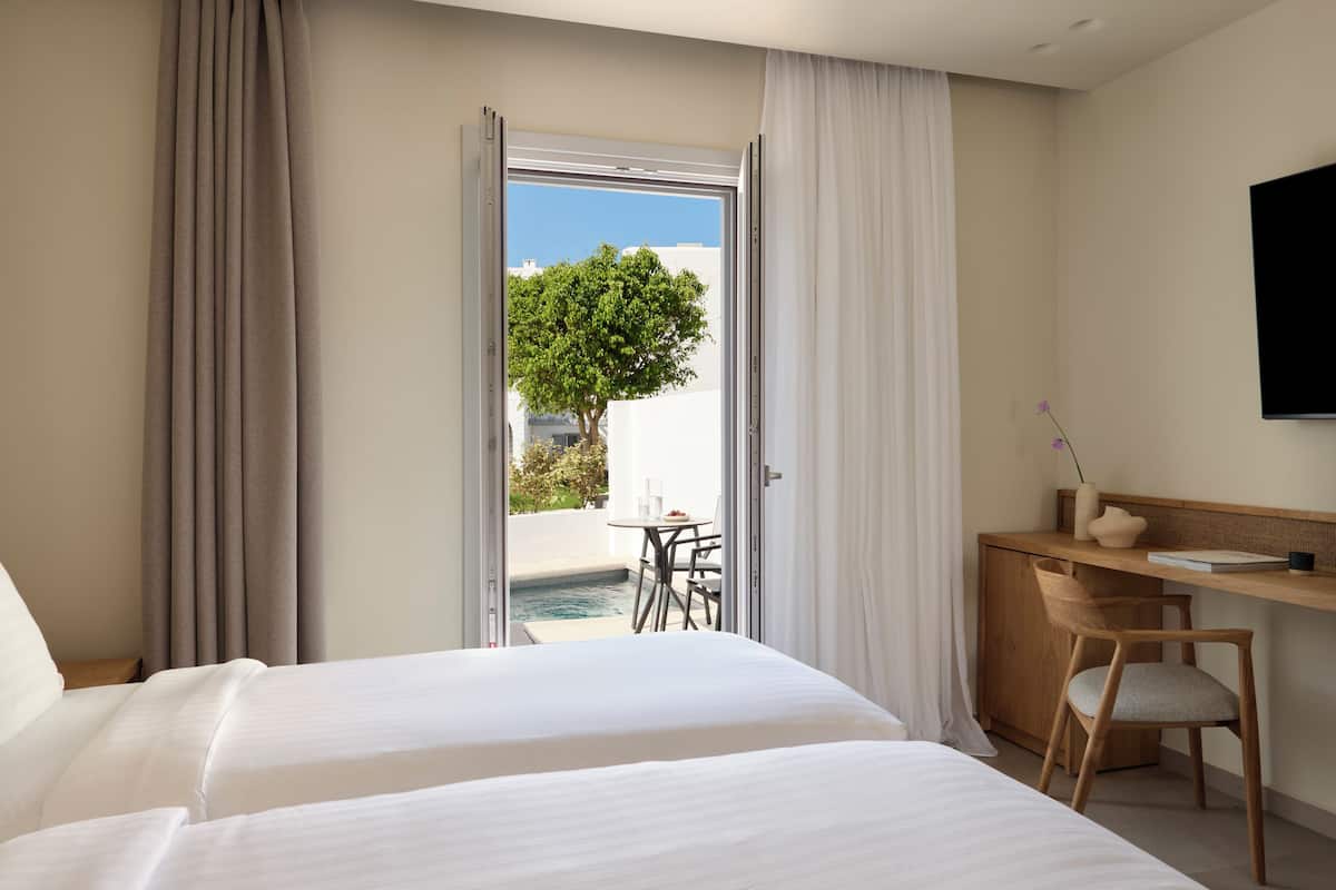 Executive Room with Private pool | Ylelliset vuodevaatteet, pillowtop-patjalliset sängyt
