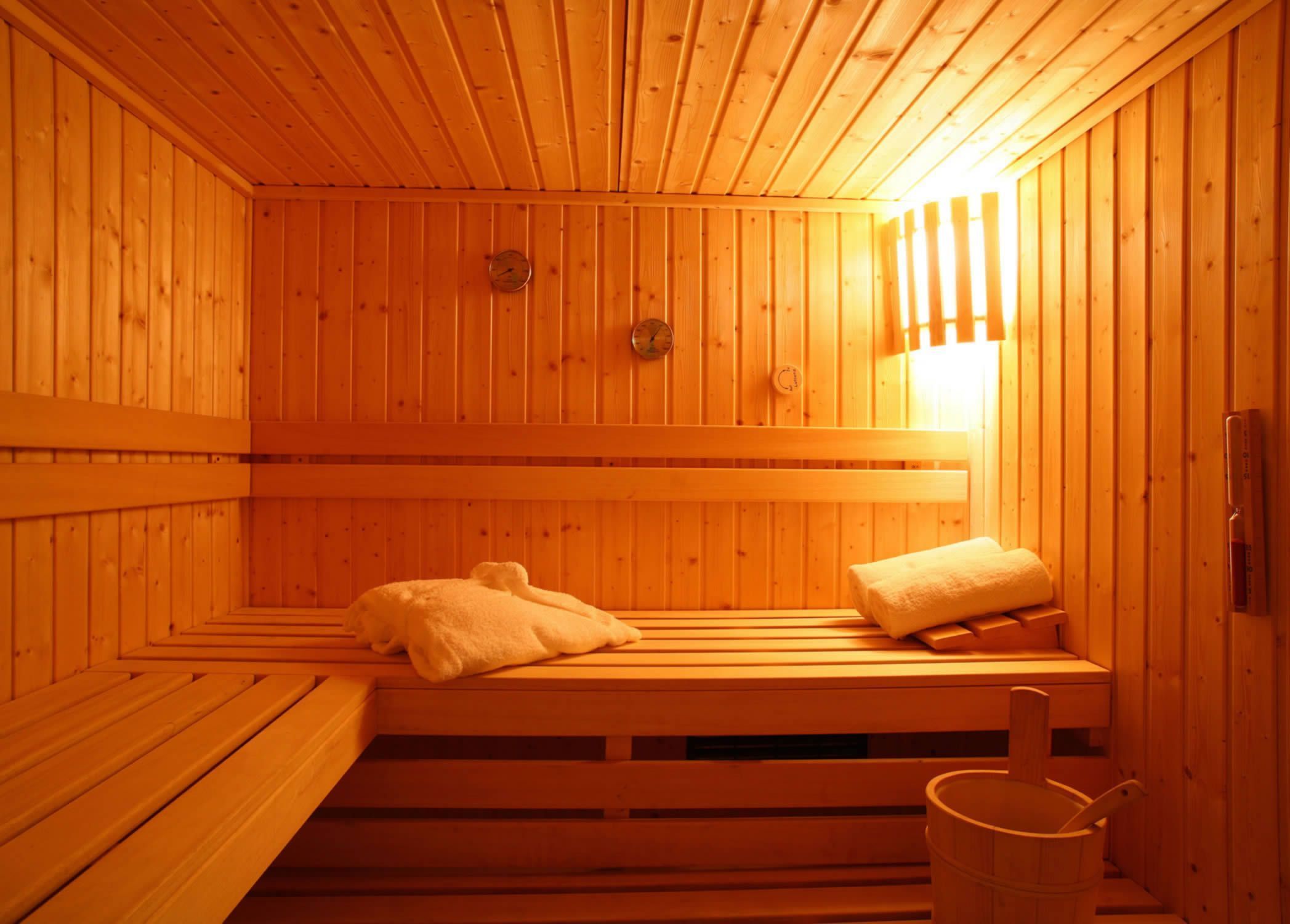 body treatments, 1 treatment room