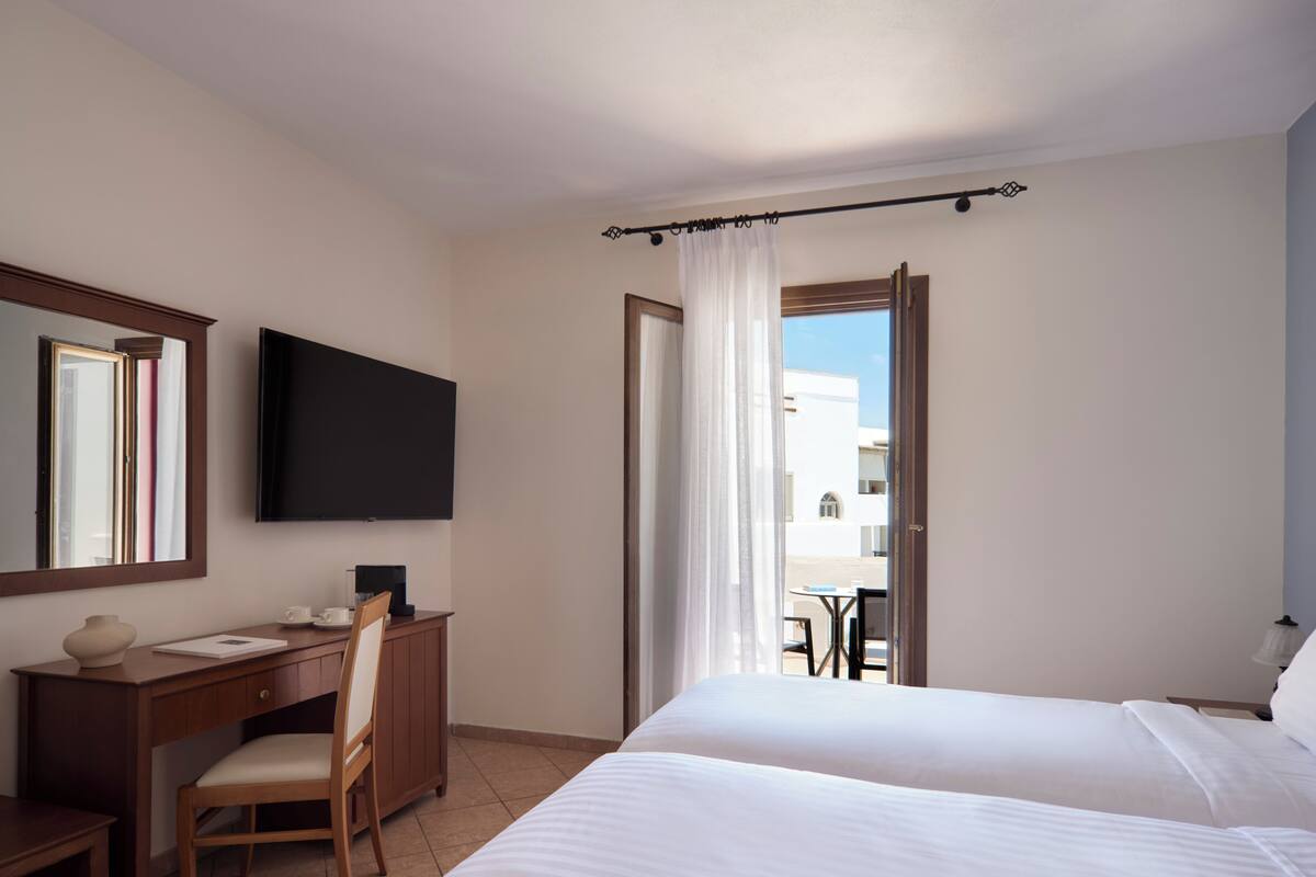 Comfort Room, Garden View | Premium bedding, pillowtop beds, in-room safe