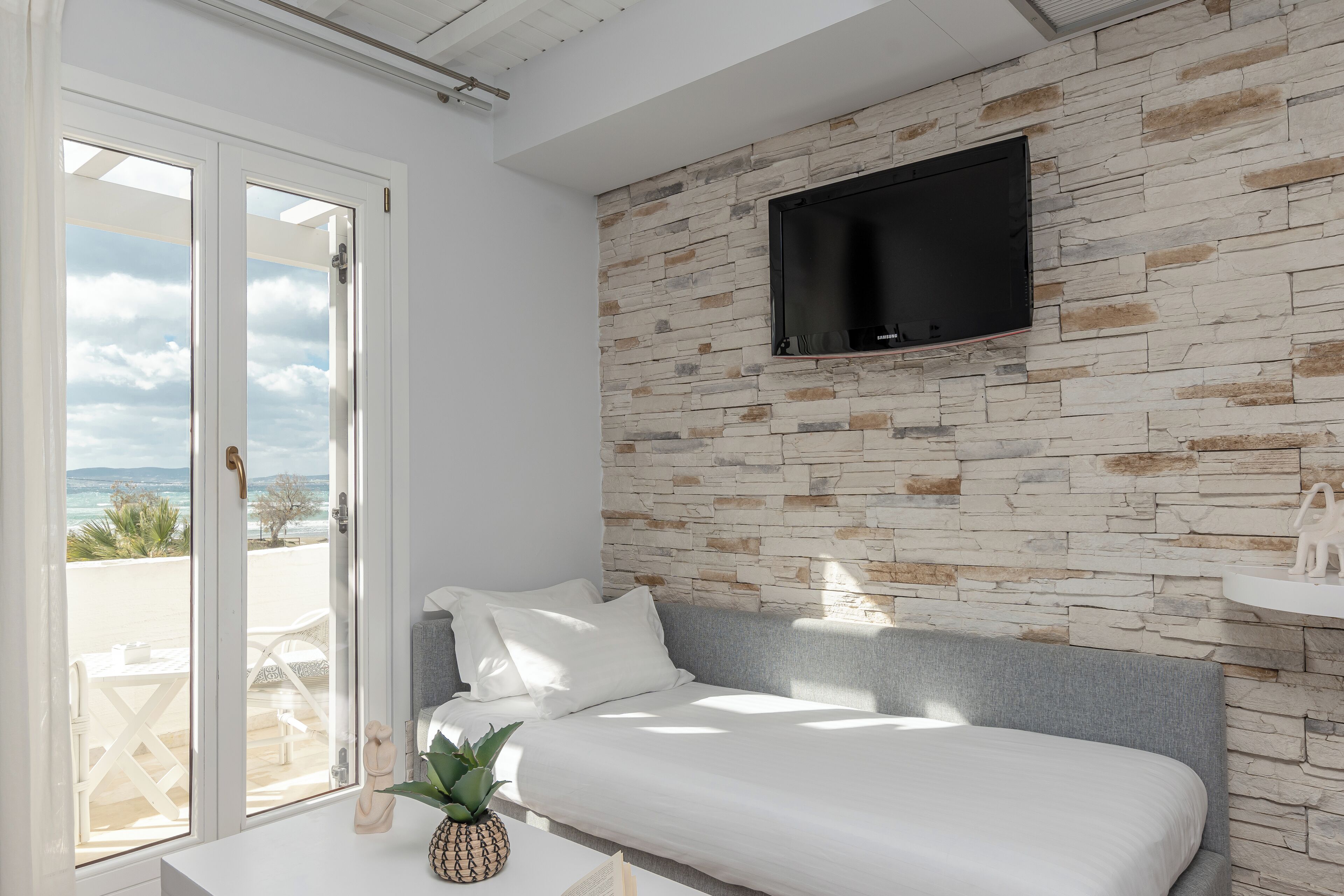 Premium Room Pool or Sea view | Premium bedding, pillow-top beds, in-room safe, individually furnished