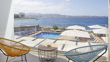 Studio Suite, Hot Tub, Sea View | Beach/ocean view