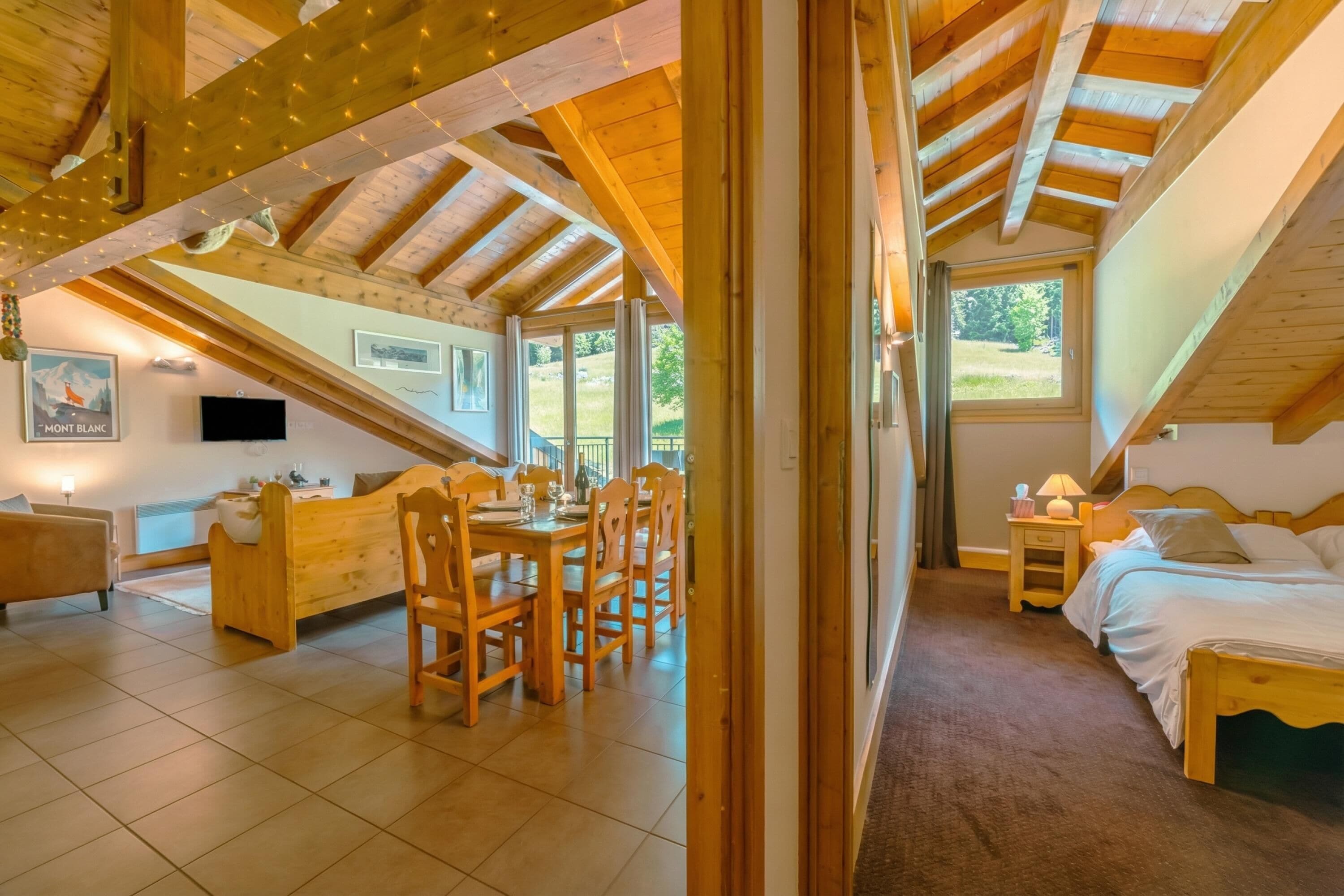 Familienapartment, Mehrere Schlafzimmer, 2 Bäder (Vallorcine Loriaz 44 ski in / ski out) | 2 Schlafzimmer, hochwertige Bettwaren, individuell dekoriert