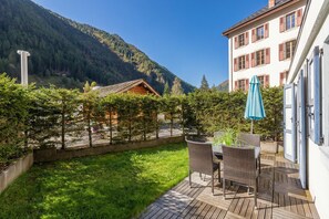 Familienapartment, Mehrere Schlafzimmer (Vallorcine Buet 01 ski in / ski out) | Speisen im Freien