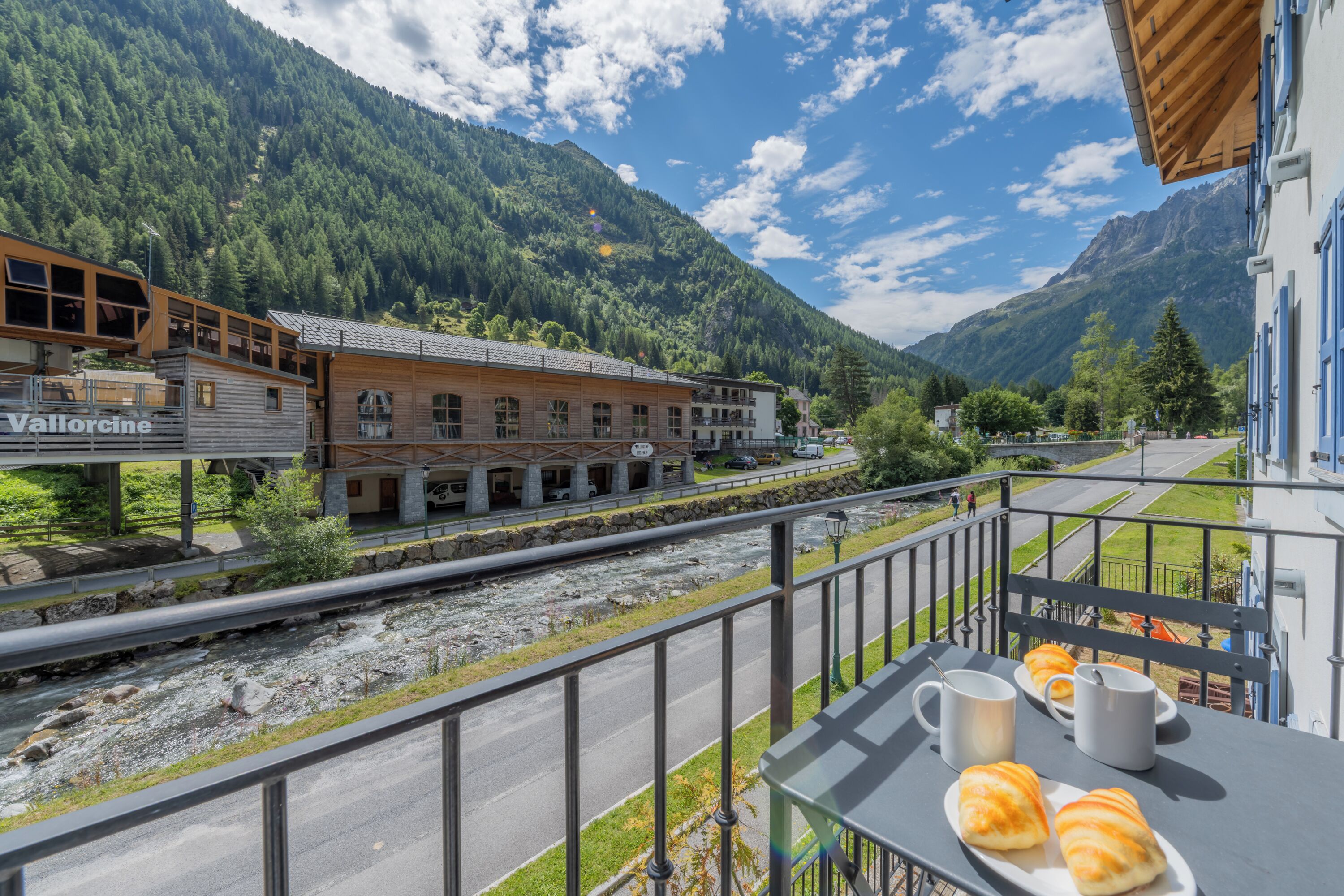Familienapartment, Mehrere Schlafzimmer (Vallorcine Balme 15 ski in / ski out) | Balkon