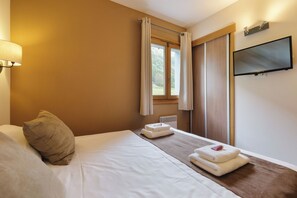Family Apartment, 2 Bedrooms (Vallorcine Buet 43 ski in / ski out) | 2 bedrooms, premium bedding, individually decorated - Vallorcine Apartments (Vallorcine)