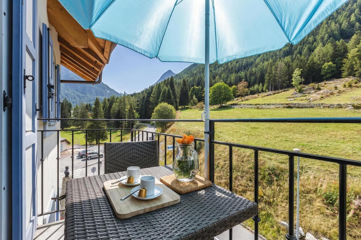 Family Apartment, Multiple Bedrooms (Vallorcine Buet 53 ski in / ski out) | Outdoor dining