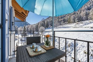 Outdoor dining - Vallorcine Apartments (Vallorcine)