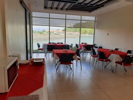 Desayuno continental todos los días (con cargo)