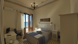 Suite (4 pax) | Select Comfort beds, minibar, desk, soundproofing - B&b Belveliero (Trapani)
