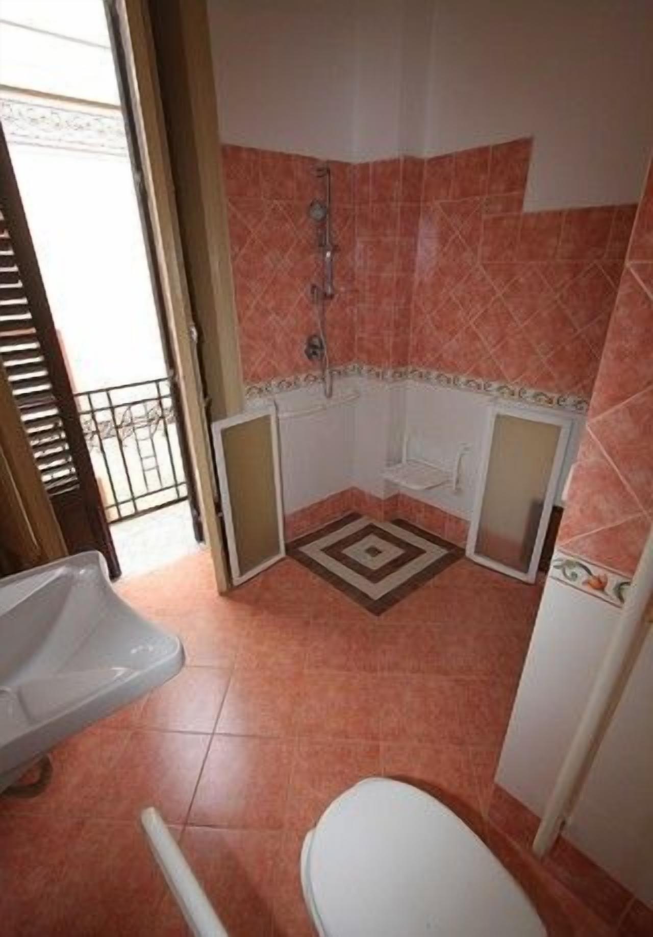 double or twin room | bathroom | shower, bidet, towels