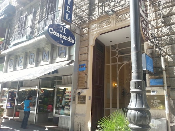 Front of property - Hotel Concordia (Palermo)