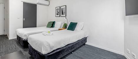 Standardzimmer, 2 Einzelbetten, Nichtraucher | Hochwertige Bettwaren, Schreibtisch, Verdunkelungsvorhänge