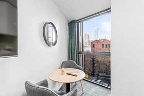 Standard Room, Multiple Beds, Non Smoking | Premium bedding, desk, blackout drapes, iron/ironing board - Quality Apartments North Melbourne (North Melbourne)