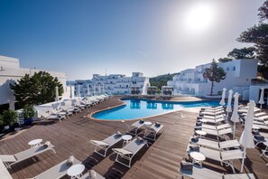 2 outdoor pools, pool umbrellas, sun loungers