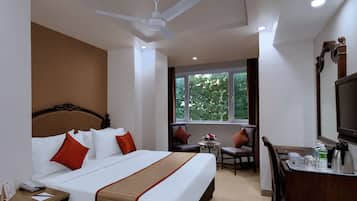 Deluxe Room, 1 Double or 2 Single Beds | Premium bedding, in-room safe, desk, laptop workspace