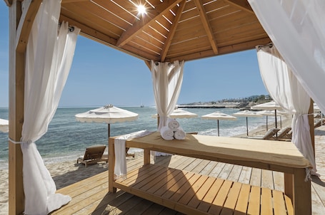 Hot tub, Turkish bath, body treatments, aromatherapy, sports massages