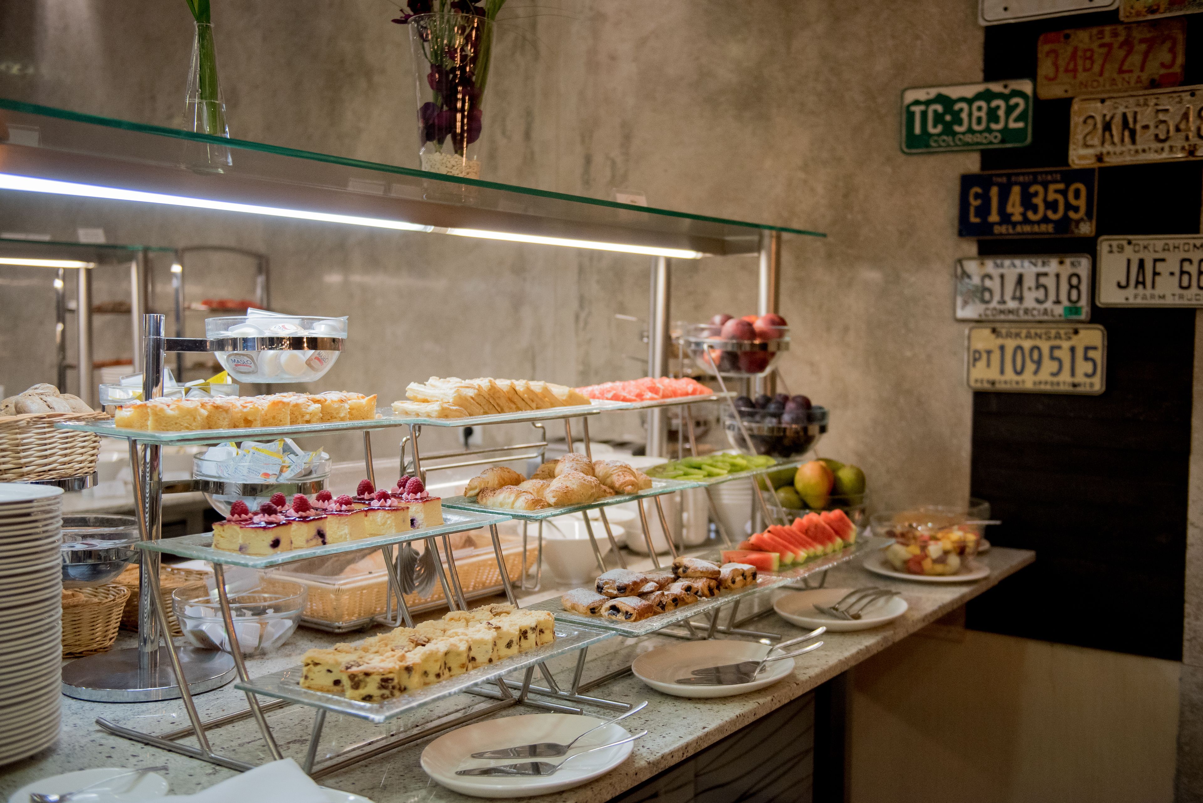 lunch and dinner served