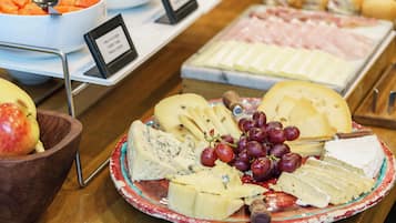 Ilmainen päivittäinen täysi aamiainen