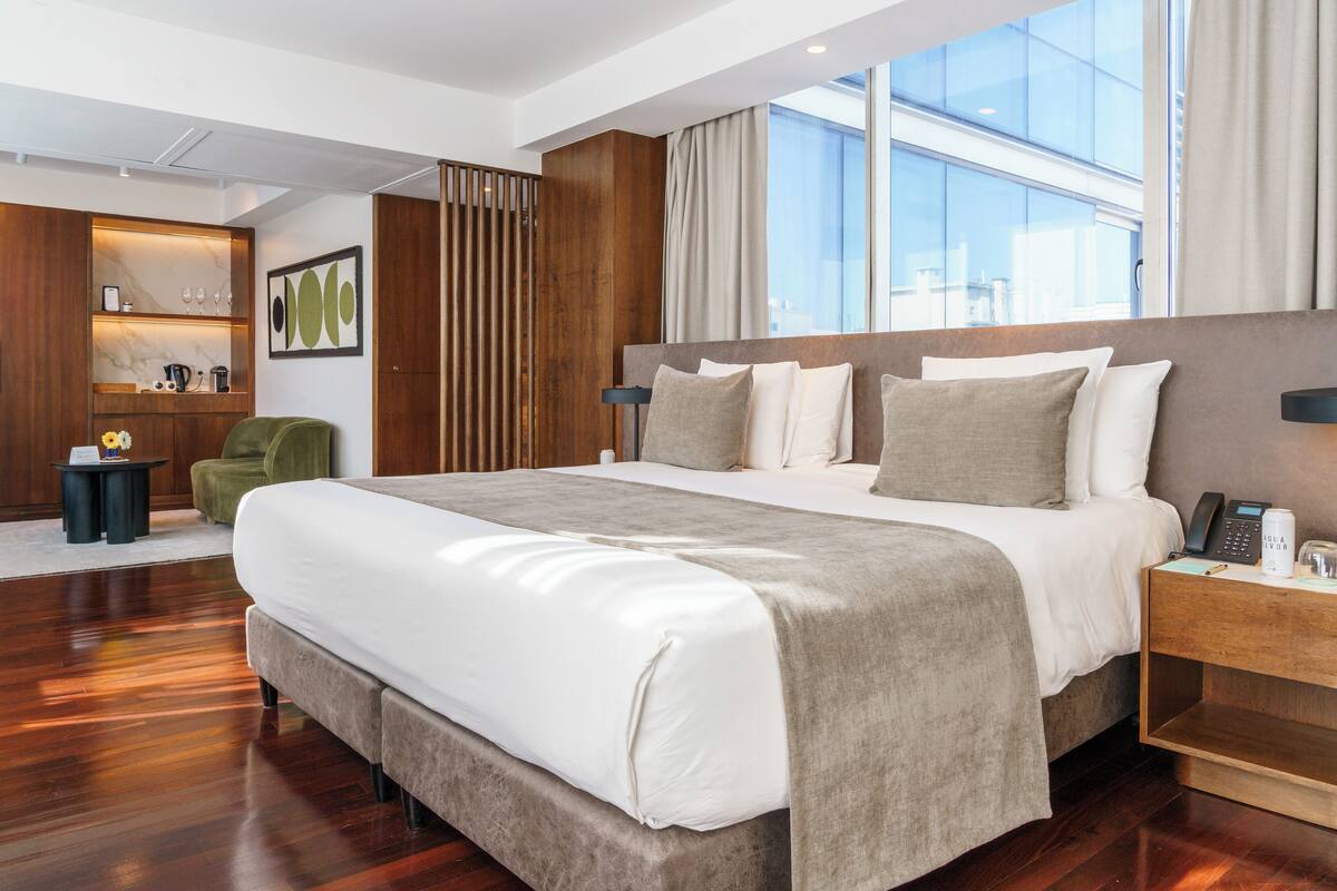 Down comforters, minibar, in-room safe, desk
