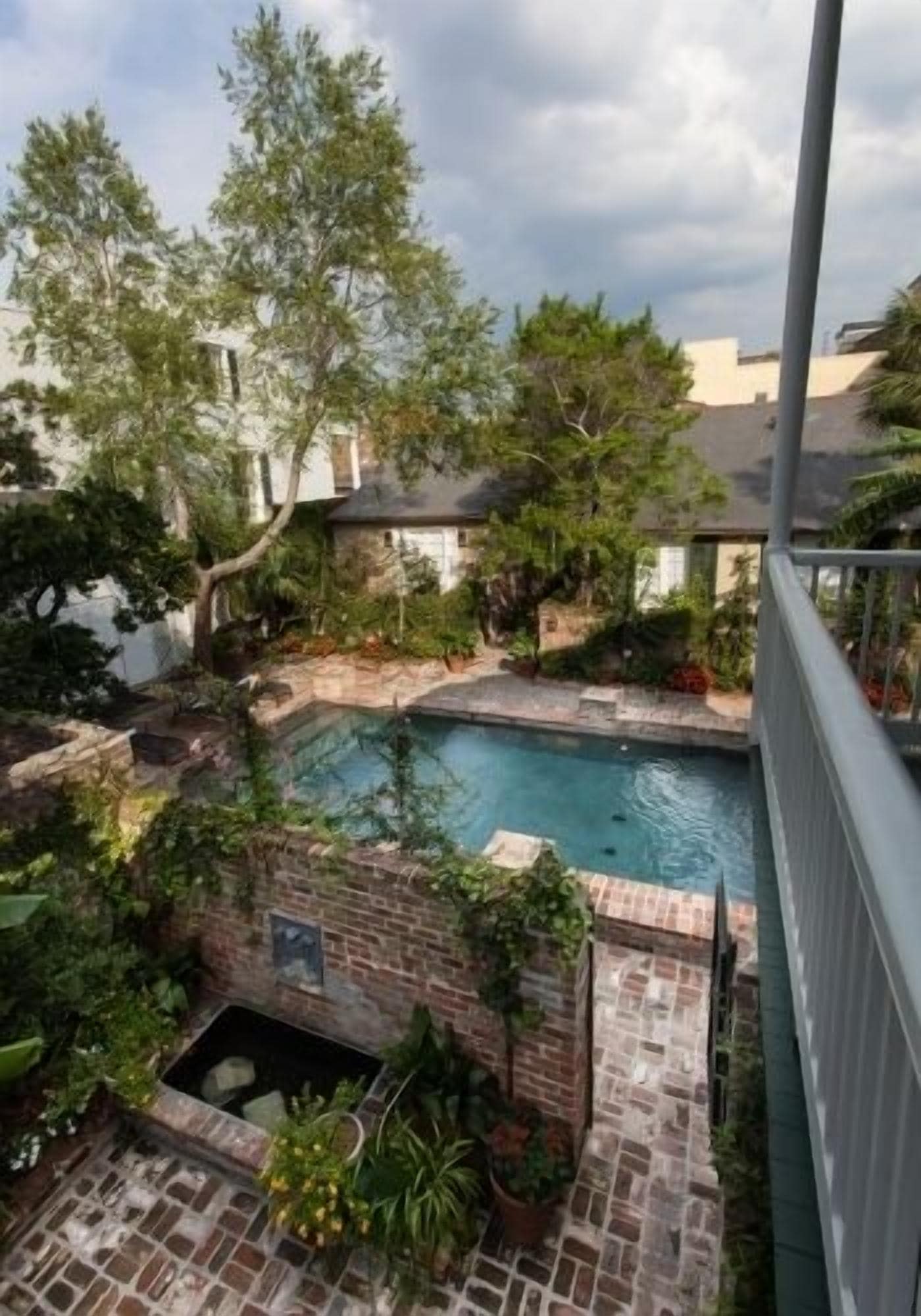 outdoor pool, pool loungers