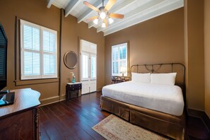 Audubon Cottage 4 | Premium bedding, pillowtop beds, free minibar, in-room safe - Audubon Cottages (New Orleans)