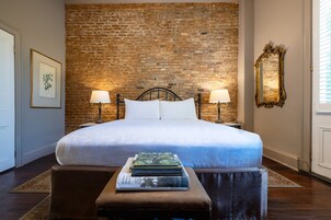 Audubon Cottage 6 | Premium bedding, pillowtop beds, free minibar, in-room safe