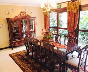 Free daily continental breakfast - Casa Isabella (Escazu)