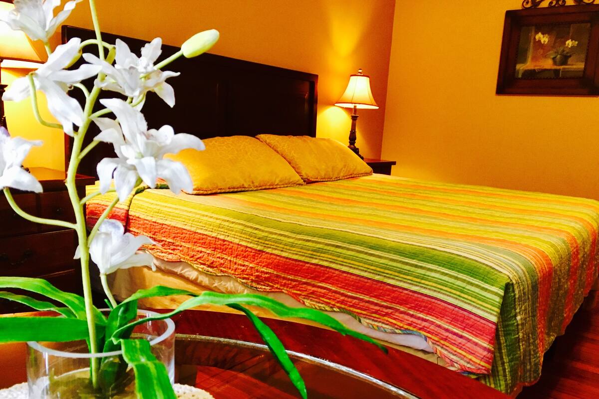 Junior Suite, 1 King Bed | Premium bedding, pillowtop beds, minibar, in-room safe
