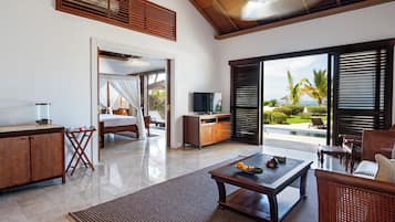 Luxury Ocean Front Pool Villa