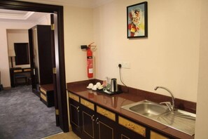 Tủ lạnh, dụng cụ pha cà phê/trà 