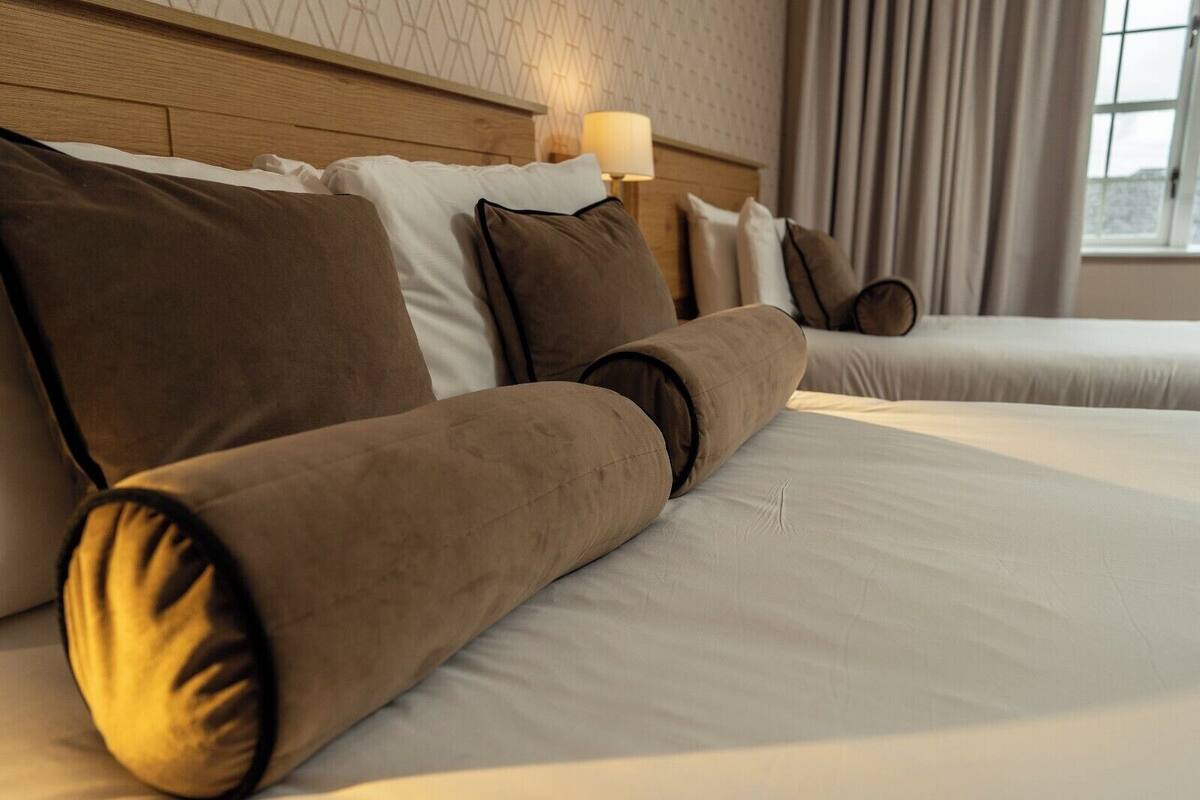 standard twin room | 1 bedroom, in-room safe, soundproofing, iron/ironing board